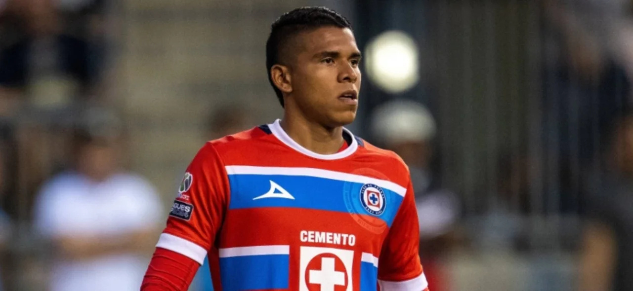 Kevin Mier quedó eliminado con Cruz Azul de México / AFP