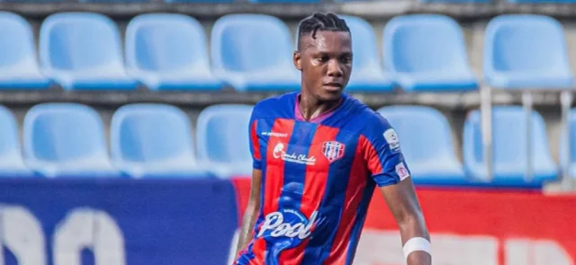 Guillermo Tegüé fue la figura en al gran final ida / VizzorImage.