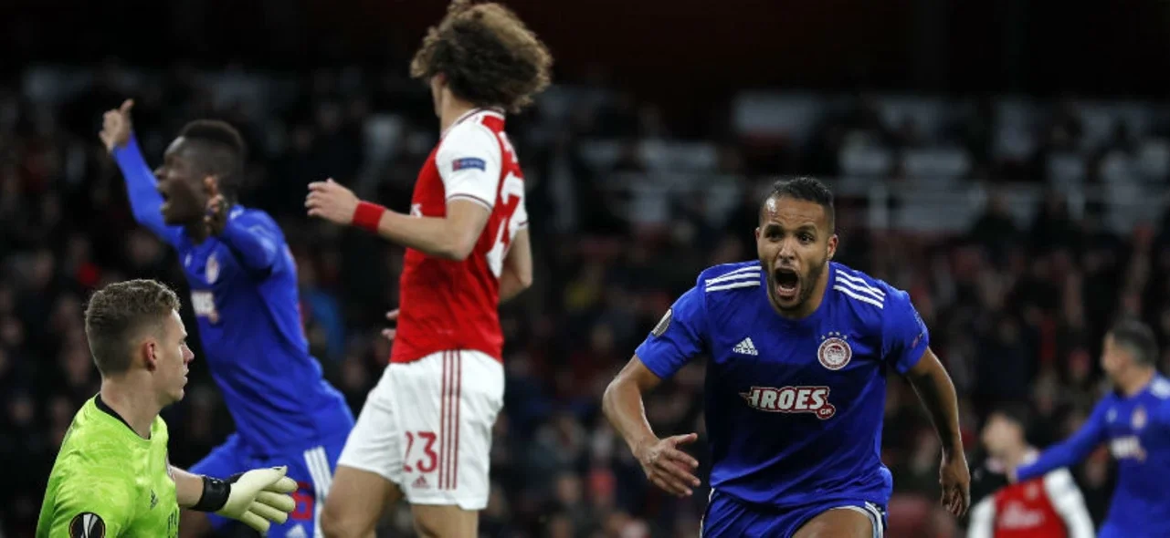 Arsenal cayó frente a Olympiacos en tiempo extra y quedó fuera de la Europa League