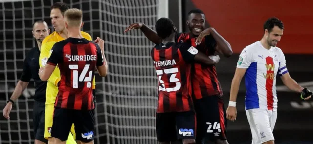 Bournemouth, con Lerma, eliminó a Crystal Palace de la Copa de la Liga