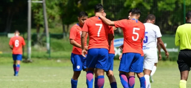 Chile de Bernardo Redín goleó a Ecuador en la inauguración del Preolímpico