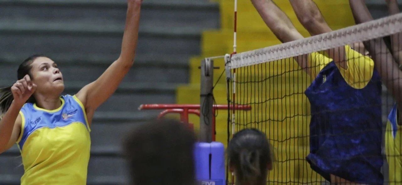 Colombia debutó en el Preolímpico de Voleibol con contundente triunfo sobre Venezuela