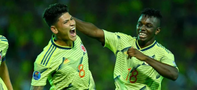 Colombia goleó a Ecuador y mantiene vivas sus opciones en el Preolímpico