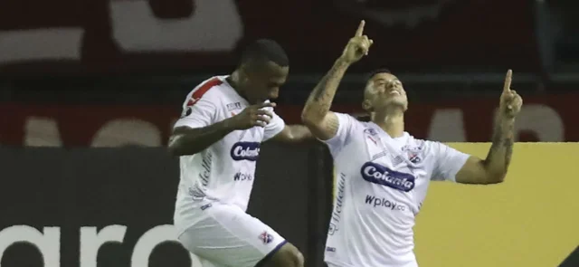 Copa Libertadores | Medellín venció a un Caracas que terminó jugando con 8