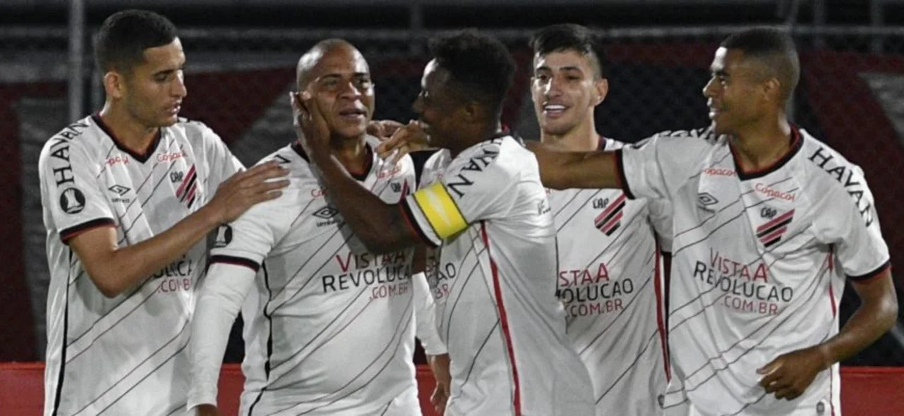 Copa Libertadores | Paranaense derrotó a Wilstermann y lidera el Grupo C