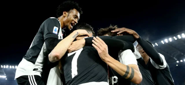 Cuadrado, titular en la goleada de Juventus sobre Cagliari en la Serie A