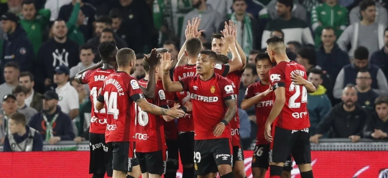 ‘Cucho’ Hernández puso un gol en el vibrante empate entre Mallorca y Betis