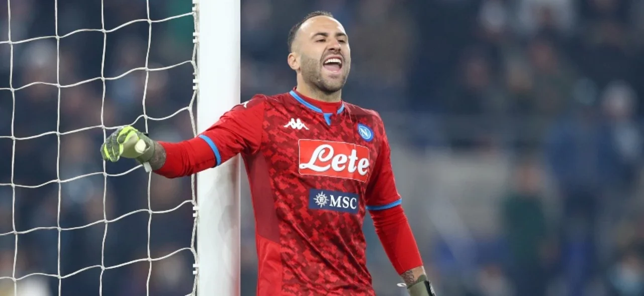 David Ospina atajó penal en la clasificación de Nápoli a cuartos de la Copa Italia