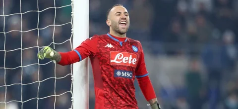 David Ospina atajó penal en la clasificación de Nápoli a cuartos de la Copa Italia