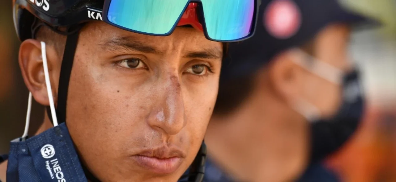 Egan Bernal se retira del Tour de Francia por dolor en espalda y piernas