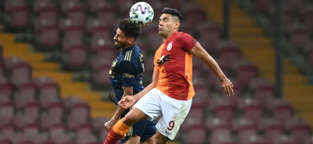 Falcao García estuvo presente en el empate de Galatasaray contra Fenerbahce