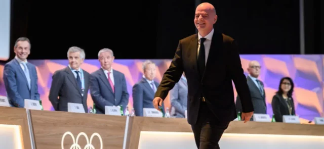 FIFA celebra la decisión de postergar los Juegos Olímpicos y priorizar la salud