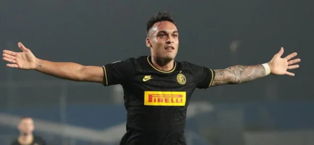 Inter derrotó a Brescia y le puso presión a Juventus en la lucha por el liderato