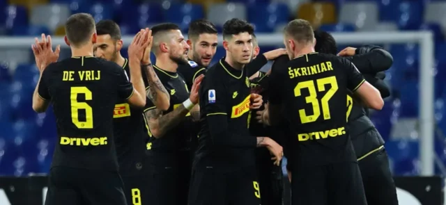 Inter derrotó a Nápoli en San Paolo y sigue líder de la Serie A