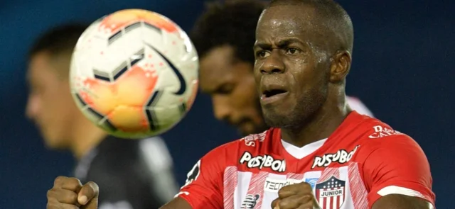 Junior goleó y terminó con el invicto de Independiente del Valle en la Libertadores