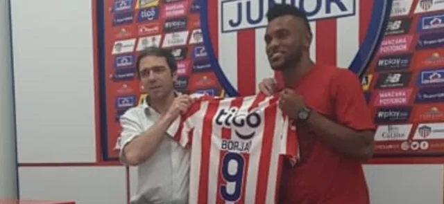Junior oficializó la contratación de Miguel Ángel Borja