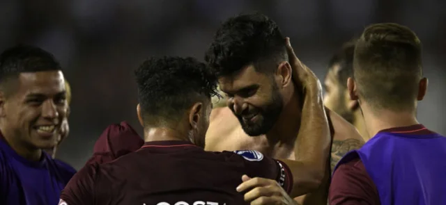 Lanús goleó a Universidad Católica de Ecuador en la primera fase de Sudamericana