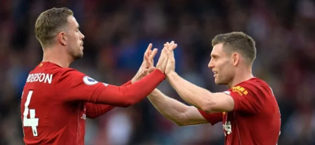 Liverpool logró un agónico triunfo ante Leicester y mantuvo el puntaje perfecto