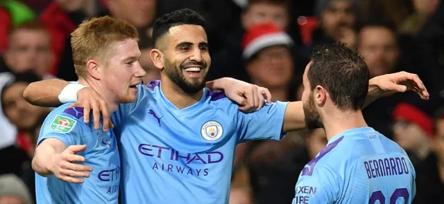 Manchester City venció al United y puso un pie en la final de la Carabao Cup