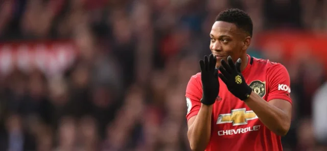 Manchester United considera absurdo pagar cifras altas en el mercado de pases