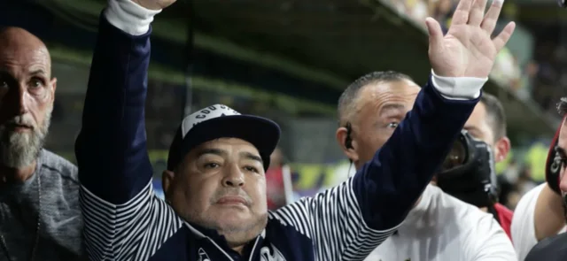 Maradona y una particular súplica: 'La mano de Dios' para acabar el COVID-19