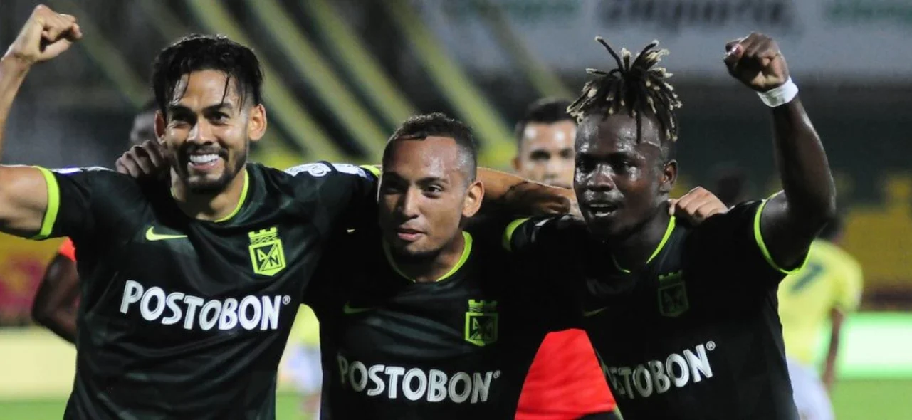 Nacional derrotó a Bucaramanga en un partido donde ambos terminaron con 10