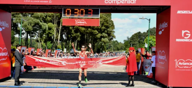 Nicolás Herrera y Zaida Ramos ganaron la primera carrera 10k del año en Bogotá