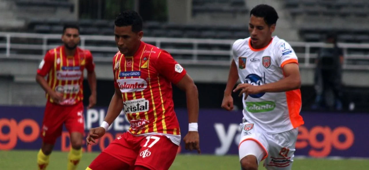 Pereira salvó el empate en casa frente a un Envigado que terminó con 10