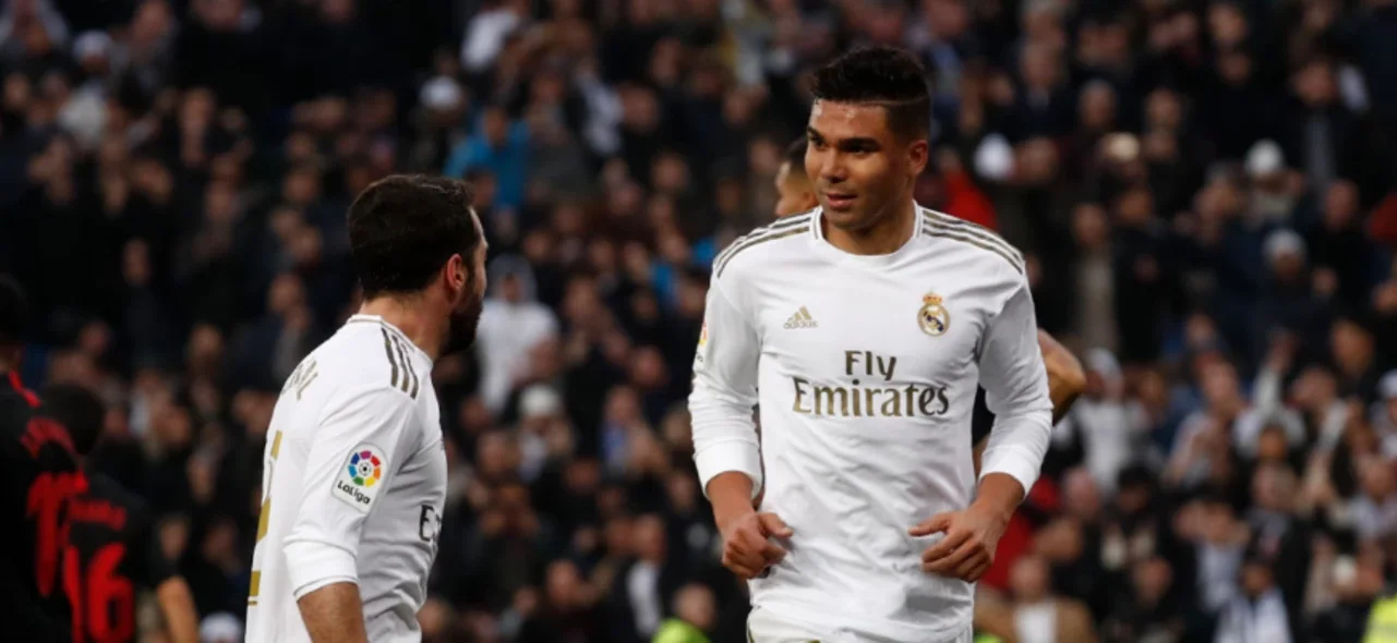 Real Madrid sigue peleando el liderato tras vencer en casa a Sevilla