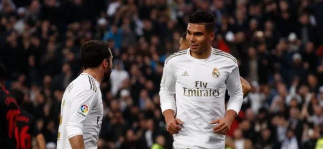 Real Madrid sigue peleando el liderato tras vencer en casa a Sevilla