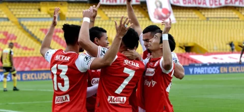 Santa Fe sigue en racha, goleó a Alianza Petrolera y se consolidó en los 8 mejores