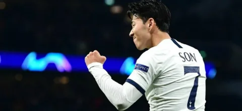 Son Heung-min, compañero de Davinson Sánchez, inició su formación militar