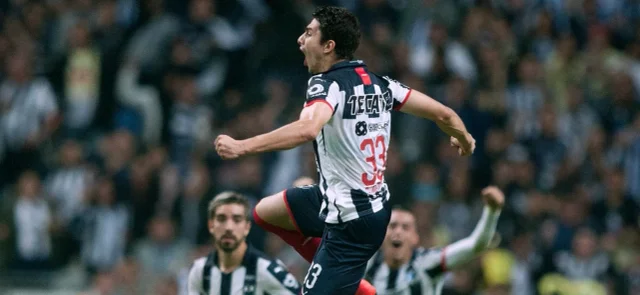 Stefan Medina, el único colombiano incluido en el 11 ideal de la Liga MX