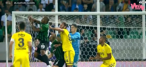 Superliga de Turquía | Estupiñán marcó, pero Denizlispor cayó frente a Fenerbahce