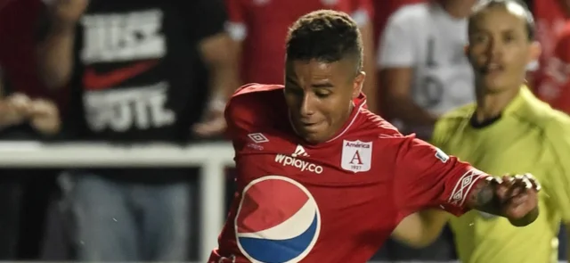 Yesus Cabrera subasta su camiseta para ayudar frente a la crisis del coronavirus