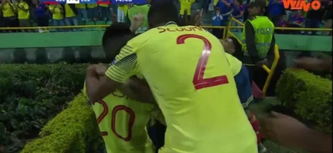 Mira aquí el gol de Benedetti frente a Ecuador con la narración de El Cantante