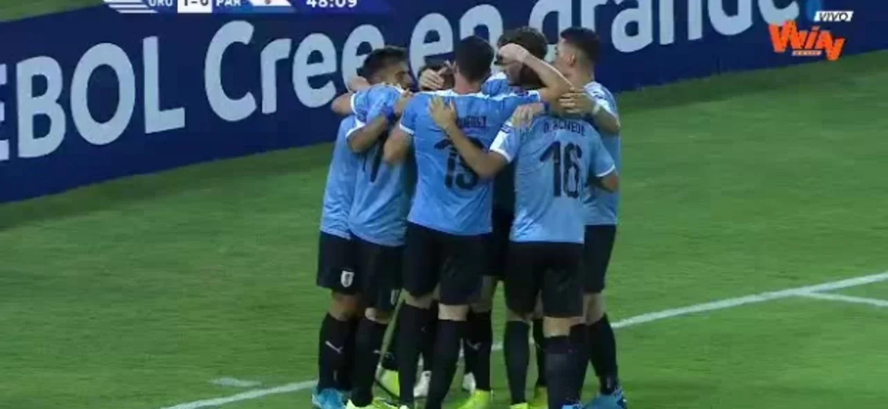 Mira aquí el gol de Rossi que le dio el triunfo a Uruguay frente a Paraguay
