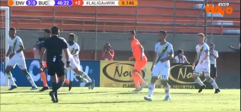 Palomino puso un tremendo cabezazo en el área acomodando el balón en el ángulo