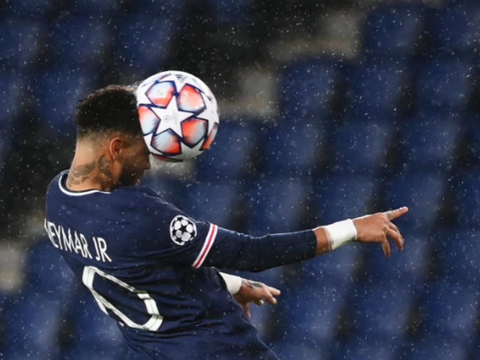 Neymar en juego ante Manchester Unidet / Foto AFP