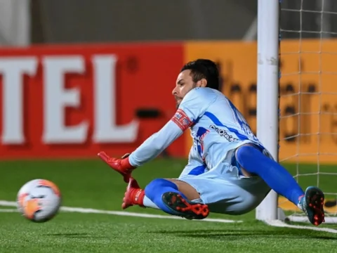 Viera tapó penal / AFP