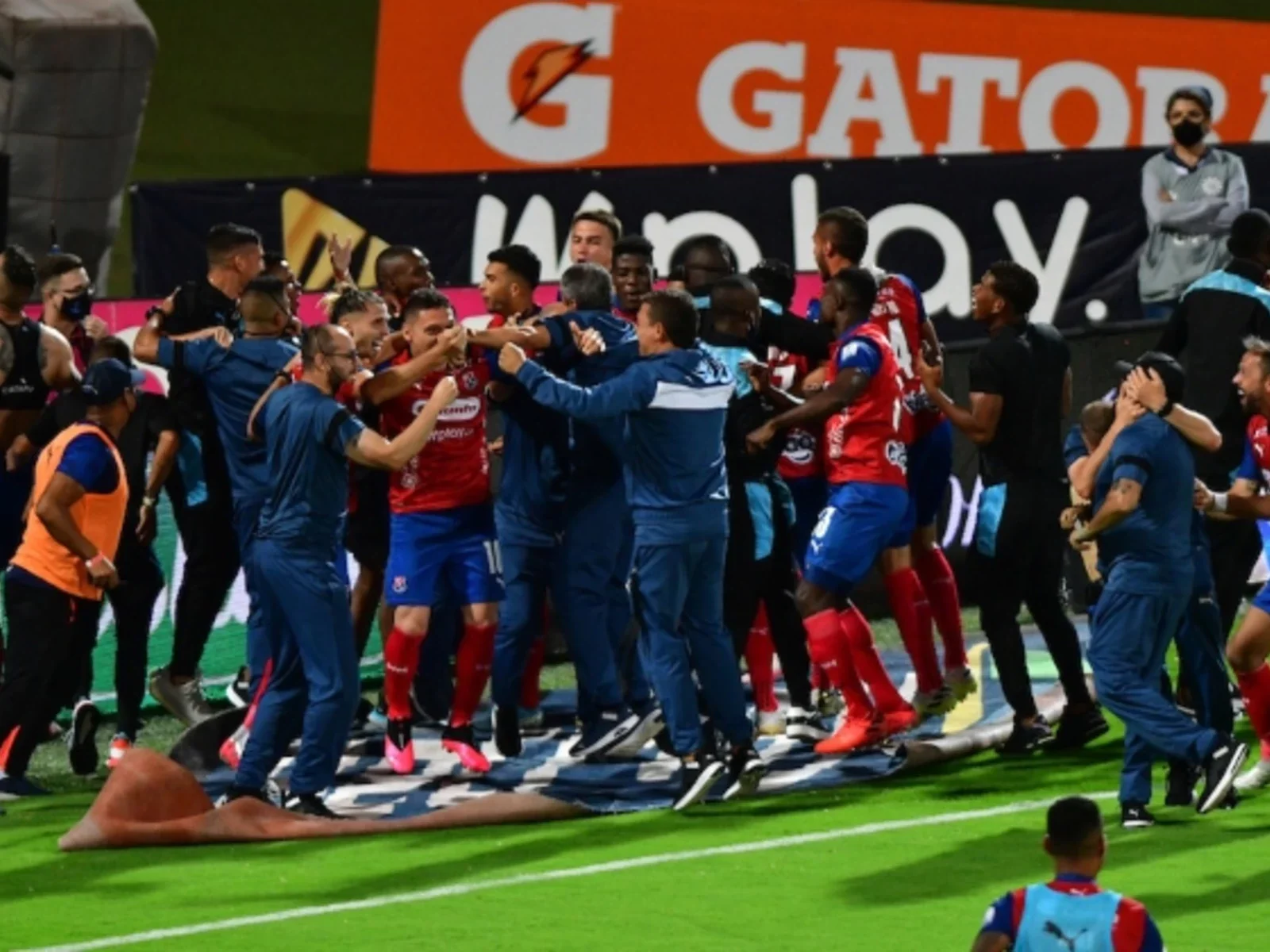 El 'poderoso' celebró en el Atanasio / Foto VizzorImage