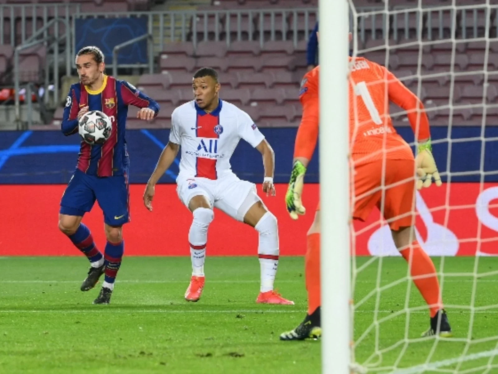 Barcelona remató 4 veces al arco y PSG tuvo 9 disparos a portería. / Foto: AFP