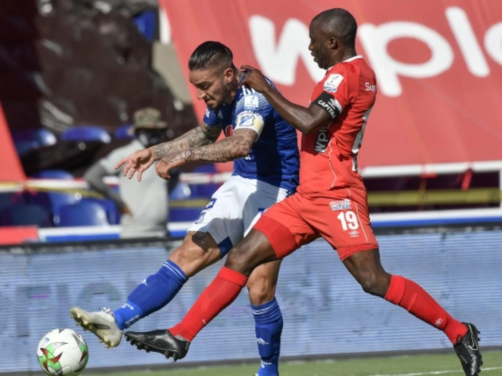 Cristian Arango perdió una opción de ataque frente a Graterol. / Foto: VizzorImage - Gabriel Aponte
