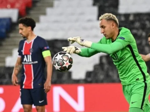 Keylor Navas se vio comprometido en el primer gol