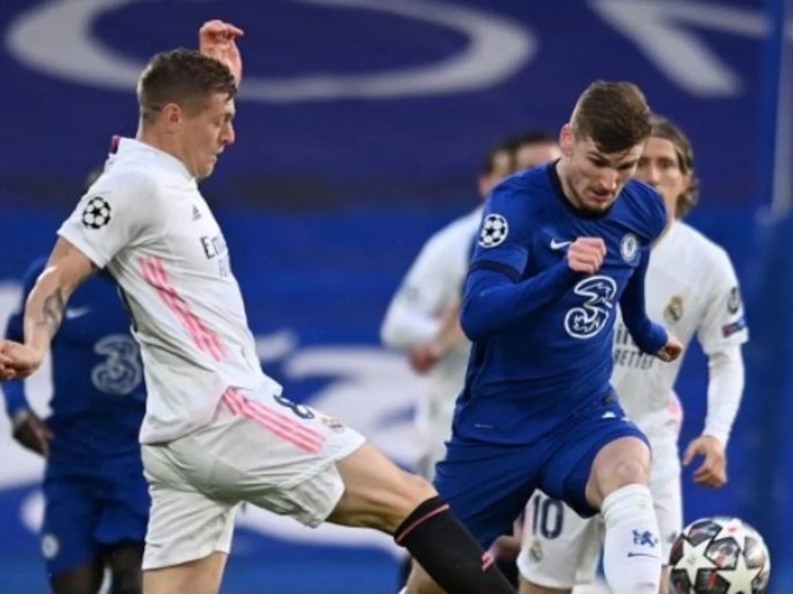 Werner ayudó en ataque y defensa / AFP