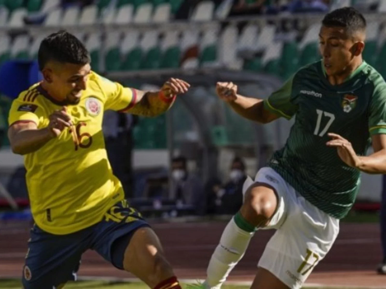 Daniel Muñoz fue el lateral derecho titular/ AFP