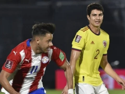 Stefan Medina reemplazó a Daniel Muñoz/ AFP