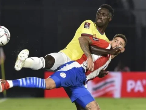 Dávinson Sánchez hizo dupla con Murillo/ AFP