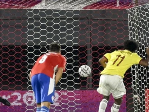 Penal marcado por Cuadrado/ AFP