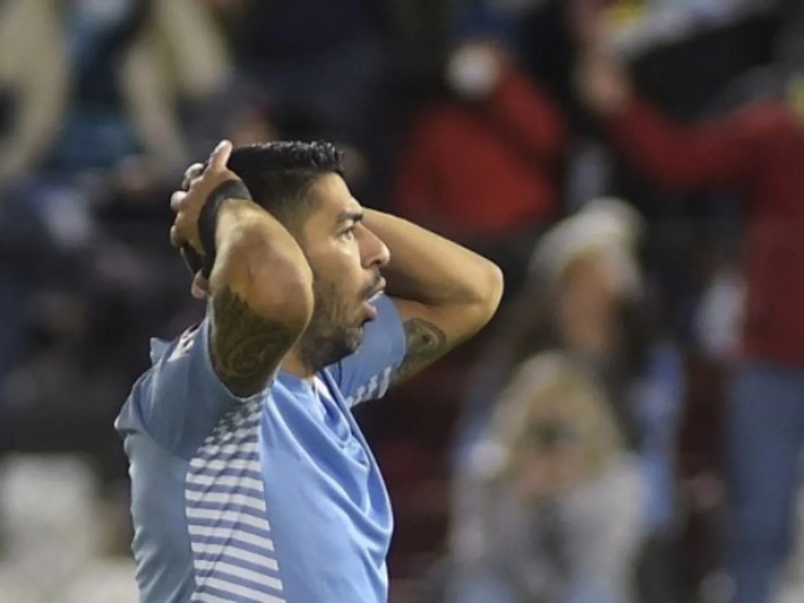 Luis Suárez estuvo muy cerca del gol / AFP